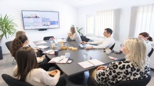 Faros ERP organizirao je webinar na kojem je svojim korisnicima pokazao kako fiskalizacija 2.0 (slanje i zaprimanje e-računa) funkcionira u Faros ERP sustavu